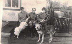 Михаил Горошенков с сыновьями Александром и Михаилом